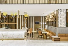 Bar, Cafe and Lounge 6 Swiss-Belhotel Solo