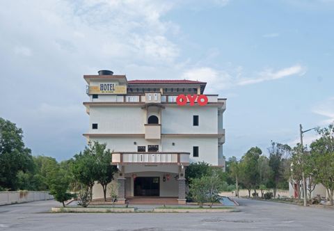 Exterior OYO 90001 Lumut Villa Inn