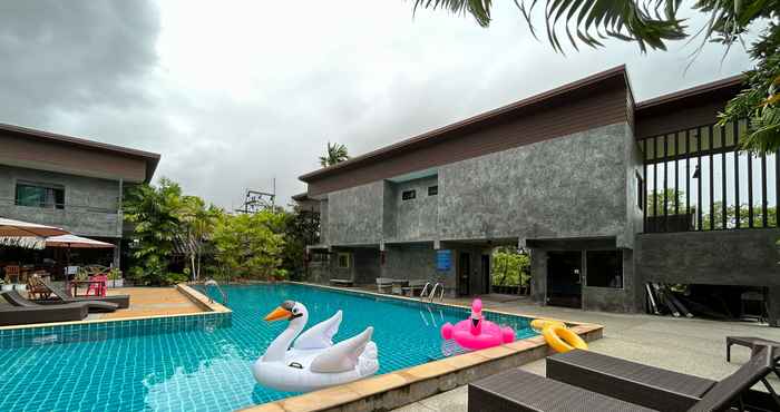 Swimming Pool Tann Anda Resort
