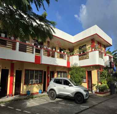 Lobby 2 RedDoorz near Mariners Legazpi