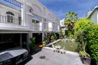 Exterior Wong Amat House