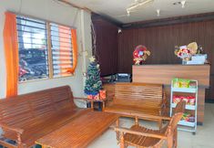 로비 4 Central Inn