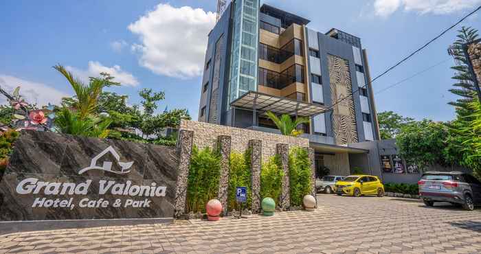 Exterior Grand Valonia