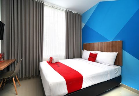 Bedroom RedDoorz Plus @ Terban Residence