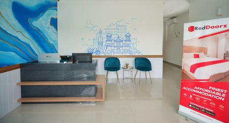 Lobby 2 RedDoorz Plus @ Terban Residence
