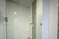 Toilet Kamar Simple Inn Solo