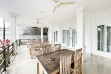 Lobby Urbanview Hotel Lilis Ikvala Radha