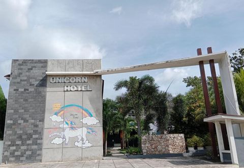 Exterior Unicorn Hotel