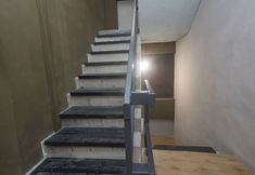 Lobby 6 OYO 90094 Hi Inn 3