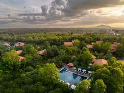 Farmhouse Resort & Spa, USD 198.15