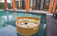 Kolam Renang 3 JnJ Guest House