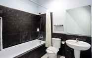 In-room Bathroom 7 ARCS House Pakubuwono by Jambuluwuk