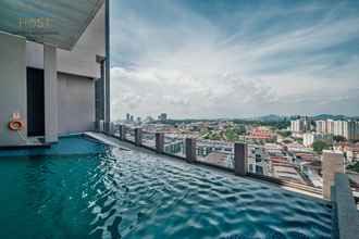 สระว่ายน้ำ 4 Imperio Residence Seafront by Perfect Host 