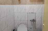 Toilet Kamar 5 Villa Berastagi Highland Blok 8KK