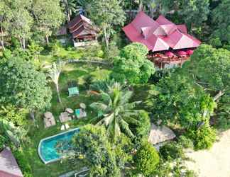 Exterior 2 Banyan Bay Villas