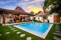 Swimming Pool Villa Nakal