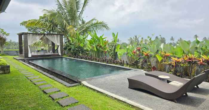 สระว่ายน้ำ Belvilla 93798 Kasuari Villa Two Bedroom At Taro Village Ubud