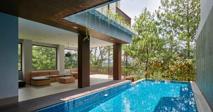 สระว่ายน้ำ 7 BR Hill View Villa with a private pool 3