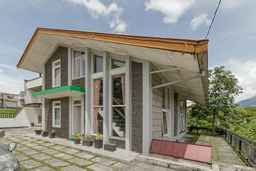 RedDoorz near Jam Gadang Syariah Bukit Tinggi, USD 19.87