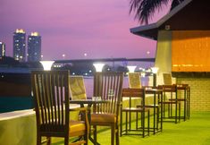 Bar, Cafe and Lounge 6 Anandpura Riverside Hotel