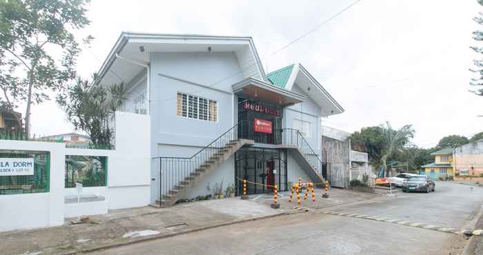 Exterior RedDoorz @ V-Cloud Hills near De La Salle Dasmarinas Cavite