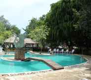 สระว่ายน้ำ 7 Villa Cha Cha Chaolao Beach Resort 