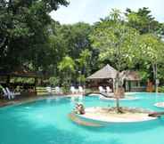 สระว่ายน้ำ 3 Villa Cha Cha Chaolao Beach Resort 