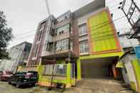 Exterior RedDoorz syariah @ jalan Pramuka