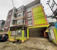 Exterior 2 RedDoorz syariah @ jalan Pramuka