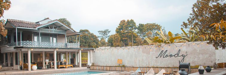 Exterior Villa Holy - travelholic in behind nature