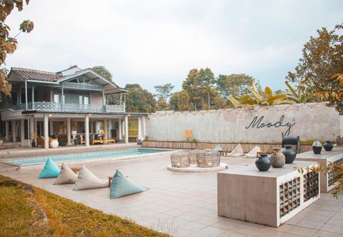 Exterior Villa Holy - travelholic in behind nature