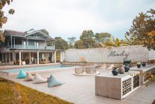 Exterior Villa Holy - travelholic in behind nature