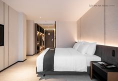 Bedroom 4 Cascade Hotel Bangkok