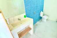 Toilet Kamar Tanawu Airport Hotel