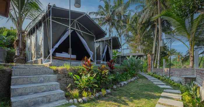 Exterior Kubu Selat Villa