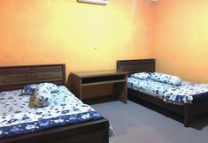 Kamar Tidur 5 Hotel Alami near Alun-Alun Klaten