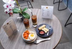 Bar, Cafe and Lounge 6 DENZ Express Bintaro
