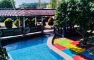 Swimming Pool 2 DEWIZA HOTEL 