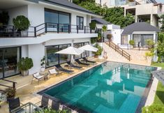 Swimming Pool 2 Villa Mullion Cove