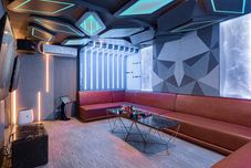 Entertainment Facility Goldvitel Hotel Surabaya