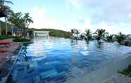 Hồ bơi 3 Orson Hotel & Resort Con Dao