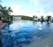 Hồ bơi 3 Orson Hotel & Resort Con Dao