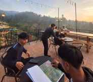 Bar, Cafe and Lounge 6 Hotel Nature Bromo & Resort 