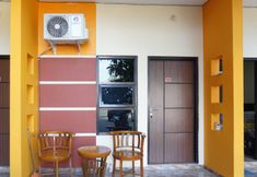 Lobby 3 RedDoorz near Stasiun Kroya