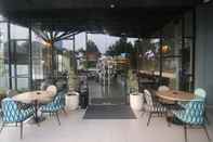 Bar, Cafe and Lounge BeSS Mansion Hotel Surabaya