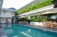 Swimming Pool Urbanview Hotel Syariah Casa Azmya Yogyakarta