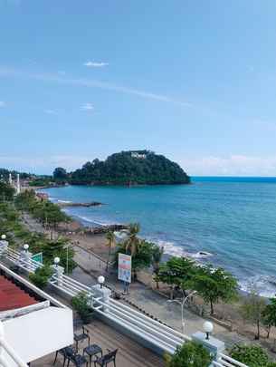 Ocean Beach Hotel, Rp 584.219