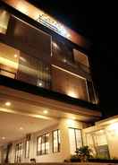 EXTERIOR_BUILDING Cozzy Stay Hotel Semarang by Sinergi