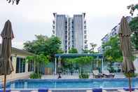 Swimming Pool Le Kree Downtown Hotel
