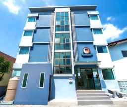 RQ Suvarnabhumi Airport by Collection O, USD 21.17